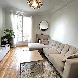 https://appartement-pour-couple-calme-et-cosy-a.fr-paris.fr